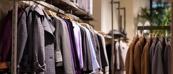 中国服装销量一年减少178亿件,大家不爱买衣服了?
